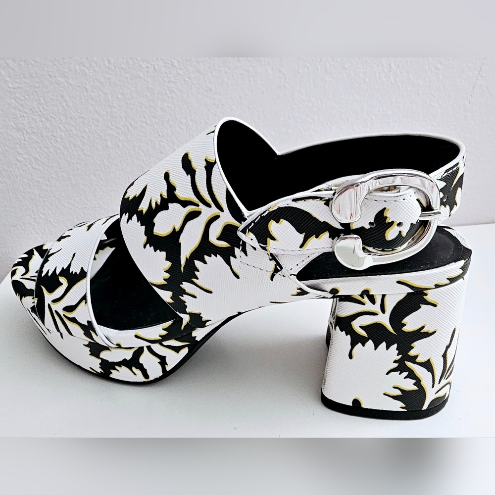 Aerosoles Camera White Floral Faux Leather Platform Sandal Size 7M - Picture 2 of 6